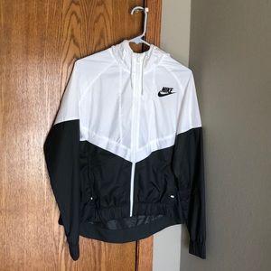 Women’s WindRunner Nike Jacket